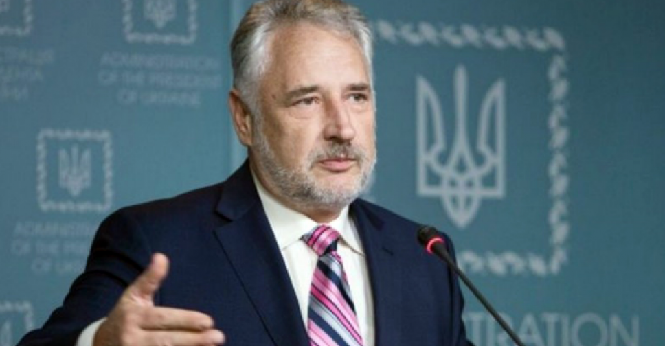 Жителям Авдеевки, которые решили сами ремонтировать дома после обстрелов, развозят стройматериалы