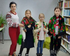 В Авдеевке школьники устроили рождественские посиделки