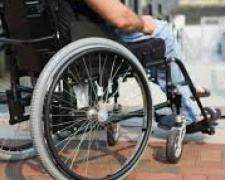 Военнослужащие передали 40 колясок для людей с инвалидностью в Донецкой и Луганской областях