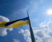 В Краматорске испытали мачту, на которой будет развеваться огромный флаг Украины