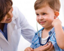 Детская поликлиника временно приостанавливает проведение плановых профилактических прививок, а также плановый осмотр детей первого года