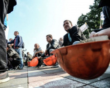 Бастующим шахтерам Донбасса   частично погасили задолженность по зарплате