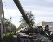 Оккупанты Донбасса пустили в ход танки и артиллерию