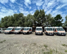 Фонд Вадима Новинського доставив до України понад 80 автомобілів швидкої допомоги