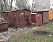 В Авдіївці демонтують незаконно встановлені гаражі