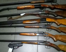Жители Донетчины добровольно отдали полиции 235 единиц оружия, боеприпасы и взрывчатку (ФОТО)