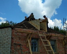 Спасатели продолжают восстанавливать поврежденные обстрелами дома в Авдеевке: последние данные (ФОТО)