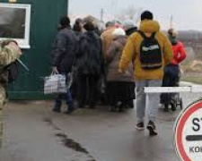 Ситуация на блокпостах и КПВВ на Донбассе:  отказы в пропуске, поддельные документы и задержания