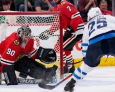 Из-за травмированных голкиперов в НХЛ ворота пришлось защищать бухгалтеру (ФОТО+ВИДЕО)