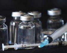 Зеленский хочет сделать вакцинацию от коронавируса обязательной