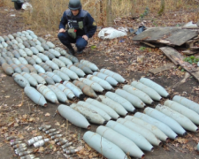Возле трассы в Донецкой области обнаружена смертельно опасная находка (ВИДЕО)