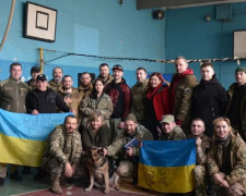 Полк «Киев» в Авдеевке поддержали песнями (ФОТО)