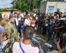 Президент Украины заявил о разработке проекта закона по реинтеграции Донбасса