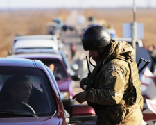 Донбасская линия разграничения: утром 6 декабря скопились большие очереди на выезд