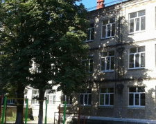 В центральной школе Авдеевки завершили установку пластиковых окон (ФОТОФАКТ)