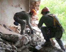 В Авдеевке начато восстановление многоэтажного дома, который был поврежден боевиками еще в 2014 году(ФОТО) 