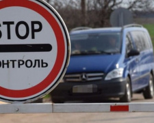 ЧП на донбасском КПВВ: автомобиль переехал пограничника
