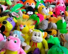 Дети из Киевской, Житомирской и Винницкой областей передали в детские сады Авдеевки свои игрушки