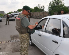 Донбасс: у линии разграничения задержали мужчину с георгиевской лентой и прессой «ДНР»
