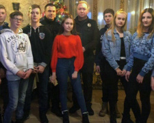Полицейские Авдеевки встретились за чашкой чая с будущими правоохранителями (ФОТО)