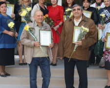 В Авдеевке наградили работников образования (ФОТО)