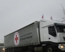 В сторону оккупированного Донбасса пропустили колонну грузовиков