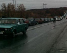 Сводка с пунктов пропуска: на Донетчине - огромные очереди, на Луганщине - заработал КПВВ