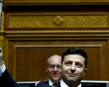 «Украинцы хотят не слов, а действий»: Президент Зеленский принял важные решения в первые минуты у власти