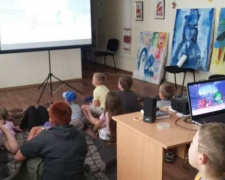 Детям в Авдеевке в воспитательных целях показали мультфильм о чувствах  (ФОТО)