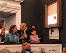 Картина скандального художника самоуничтожилась на аукционе, как только ее продали за миллион фунтов (ВИДЕО)