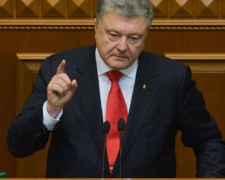Порошенко подписал закон, закрепляющий в Конституции курс Украины в ЕС и НАТО