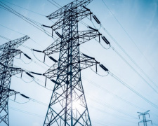 Энергетики с утра начали ремонт поврежденных участков линии электропередач в районе ДФС