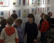 У місті Авдіївка відкрилась виставка плакатів (ФОТО)