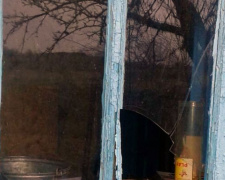 В Авдеевке в результате ночного обстрела повреждены два частных дома (ФОТОФАКТ)