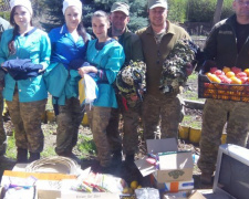 Защитники Авдеевки получили апельсины и новые флаги (ФОТО)