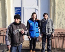 Сотрудники Пролиска-Авдеевка помогли устроиться маломобильному мужчине в Белицкий дом-интернат