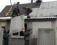 В Авдеевке ремонтировали поврежденные обстрелами дома по трем улицам (ФОТО)