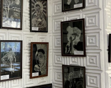 Уникальная выставка в библиотеке ДКТиС: юные авдеевцы освоили технику создания картин японских самураев