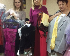 Авдеевские выпускницы оденутся в платья, собранные благотворителями со всей Украины (ФОТО)