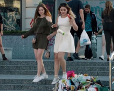 В Киеве &quot;живая&quot; куча мусора гонялась за людьми (ВИДЕО)