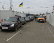 Донбасские пункты пропуска: больше всего авто утром скопилось в районе «Майорска»