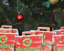 Более 300 детей из прифронтовых районов Донетчины получили сладости от командующего ООС (ВИДЕО)