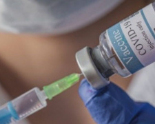 Кабмін заявив про можливий початок платної вакцинації
