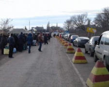 Пограничники отмечают рост пассажиропотока на КПВВ перед новогодними праздниками