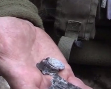 Видеорепортаж: позиции у Авдеевки забрасывают разнообразными боеприпасами