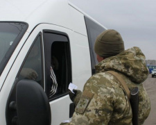 На КПВВ Донетчины большие очереди из желающих въехать на подконтрольную Украине территорию
