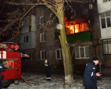 Полицейские спасли жителей горящей многоэтажки в Авдеевке