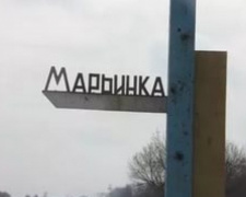 Прифронтовая Марьинка под обстрелом: школьников  эвакуировали в бомбоубежище