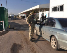 Пограничники не пропустили через КПВВ в Донецкой области груженную продуктами машину
