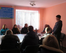 Более 30 человек пытались устроиться в отделение «Новой Почты» в Авдеевке